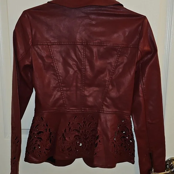๐ค๐คWhite House Black Market Burgundy Denim Coated Jacket - Size Small/0 - Picture 9 of 16